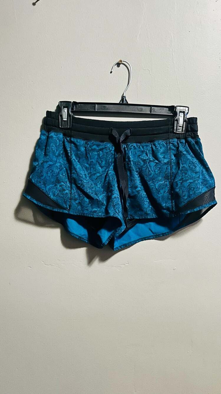 Lululemon Hotty Hot Shorts Size 6 Blue Black Lace